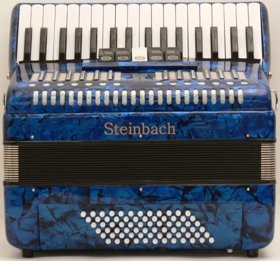 Steinbach Akkordeon 34 Diskant und 72 Bass inklusive abschließbarem Koffer, Farbe Dark Blue